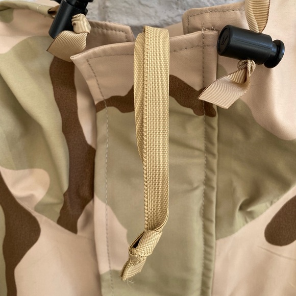 NWT U.S. Military Issue Desert Camouflage Cold Weather ECWCS Parka size Medium - Picture 8 of 16